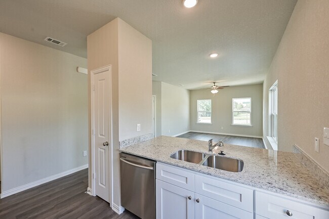 Building Photo - NO ADMIN FEE- SAVINGS OF $300.00!
