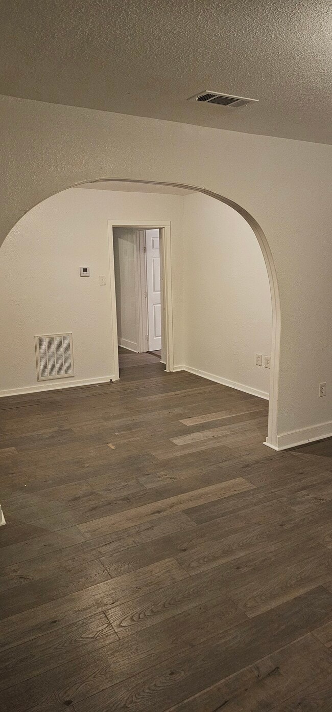 Building Photo - 1366 Ave A