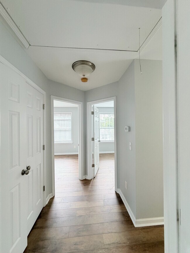 Building Photo - 307 Laurel Hill Ln