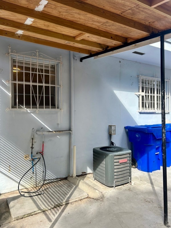 Building Photo - 485 NW 25th Ct