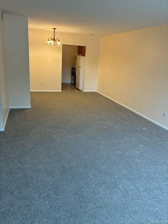 Building Photo - 705 Cortland Dr