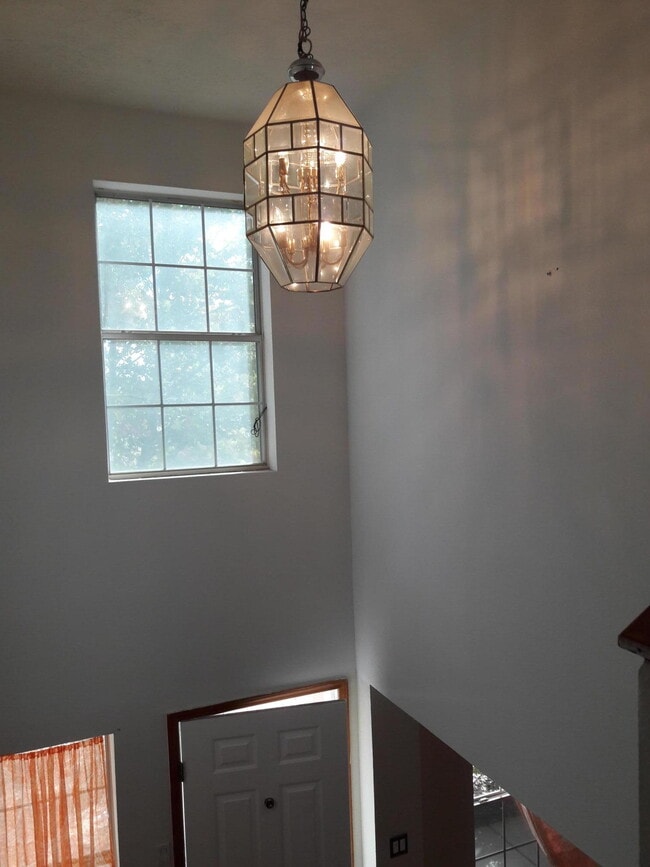 Building Photo - 2215 Sunstone Dr NW