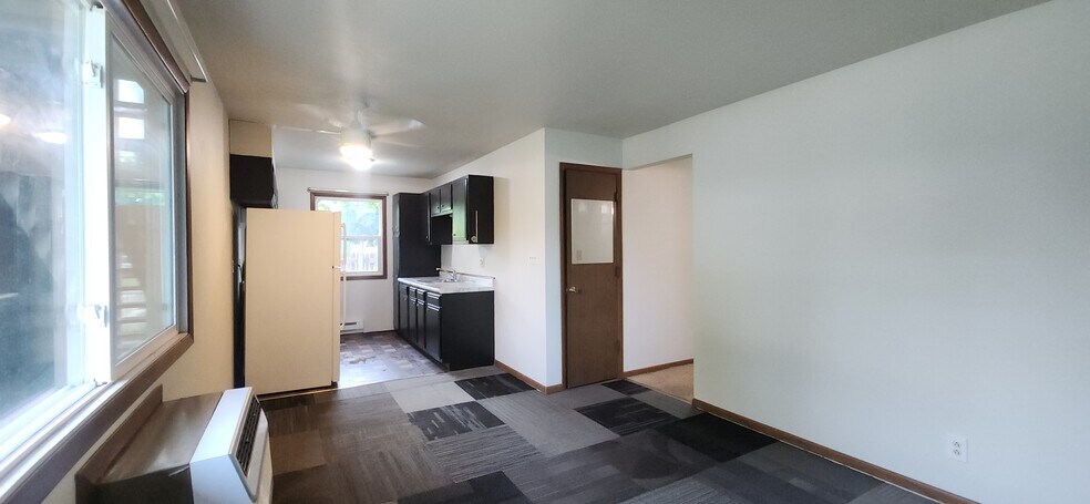 Building Photo - 926 17th St S