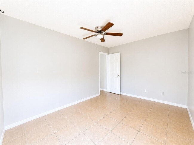 Building Photo - 5104 Springwater Ct
