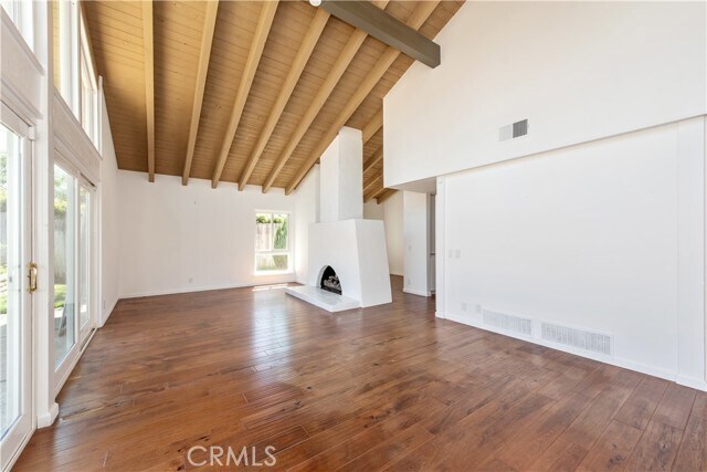 Building Photo - 16 Gillman St