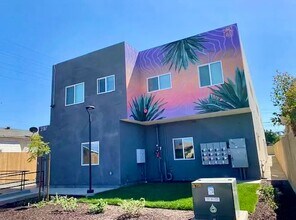 Building Photo - 1 bed 1 bath/ Utilities Included