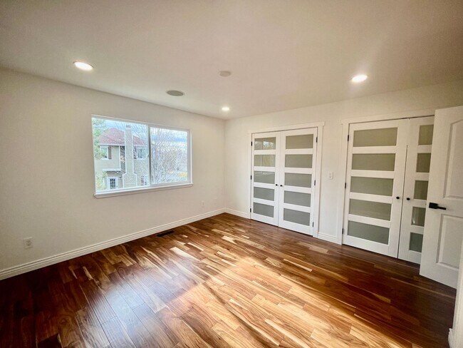 Building Photo - Beautifully Renovated 4-Bedroom Home in Canterberry Crossing