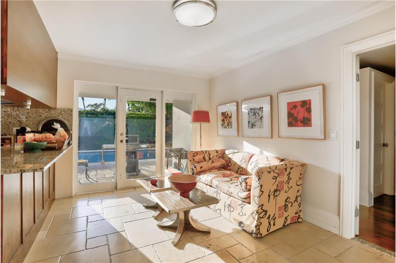 Building Photo - 835 Canary Walk