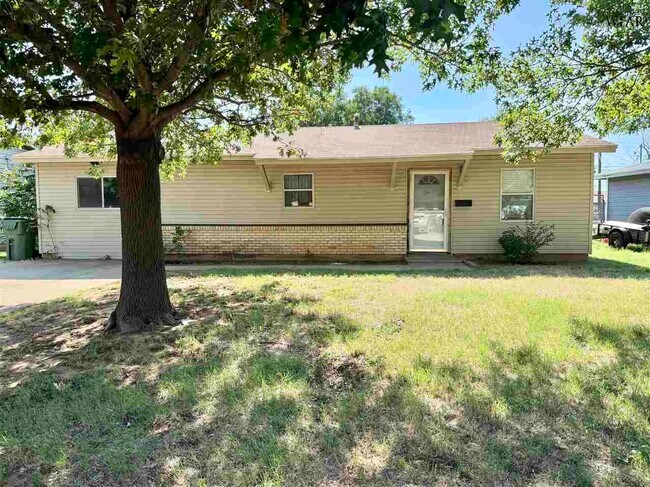 Primary Photo - 1405 Tanbark Rd
