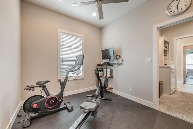 Building Photo - 127 5th St