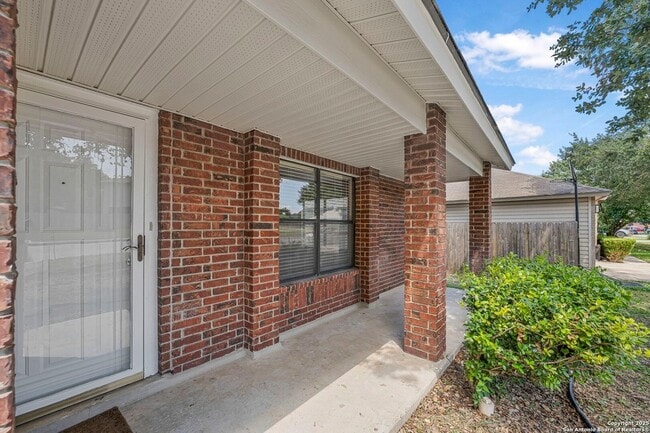 Building Photo - 9711 Diamond Cliff Dr