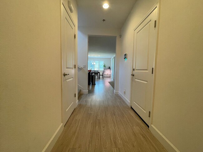 Building Photo - Southtown Home