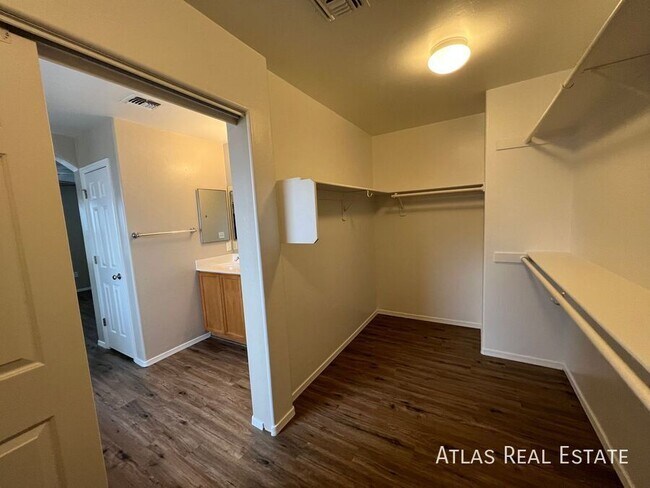 Building Photo - 5760 W Cortaro Crossing Dr