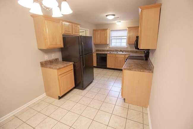 Building Photo - 1910 Harmony St