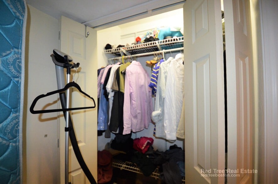 Building Photo - 1801 Beacon St