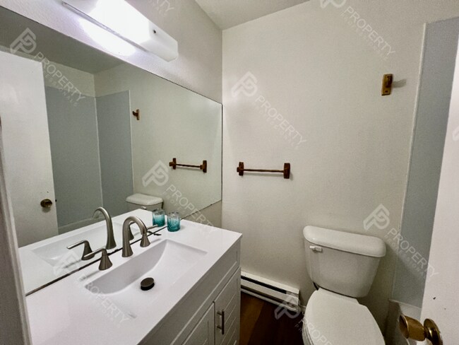 Building Photo - Em Ave Duplex