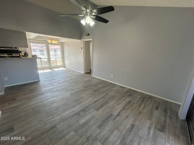 Building Photo - 10610 S 48th St
