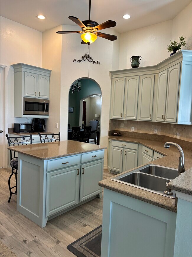 Building Photo - 17410 Sterling Lake Dr