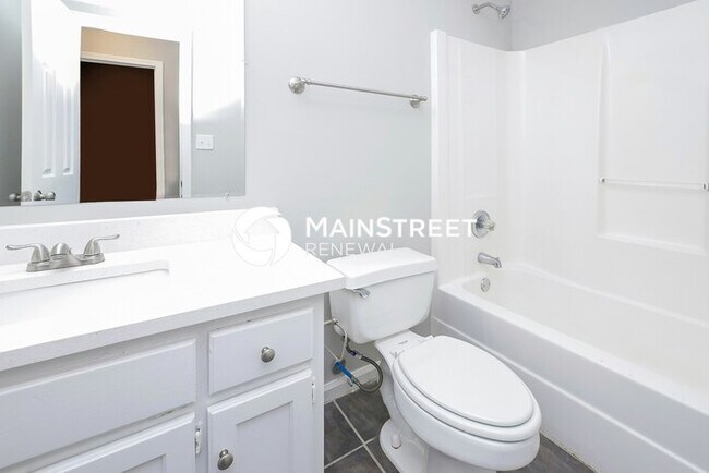 Building Photo - 3 Bedroom Pet-Friendly Home in Covington, GA with Main Street Renewal