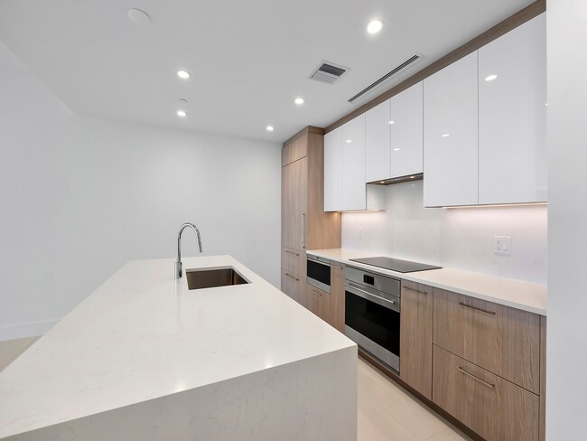 Building Photo - 153 Seabreeze Blvd