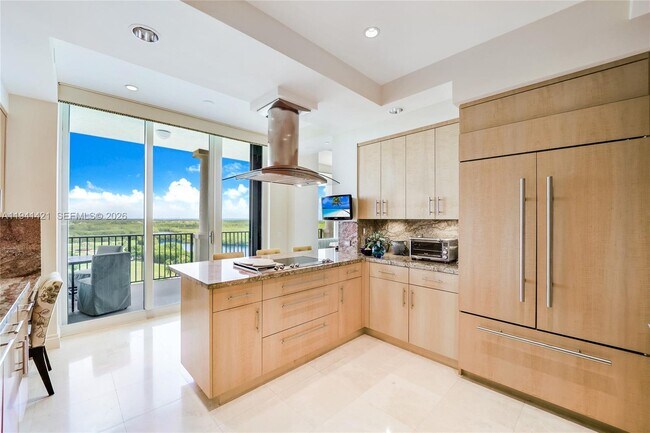 Building Photo - 13611 Deering Bay Dr