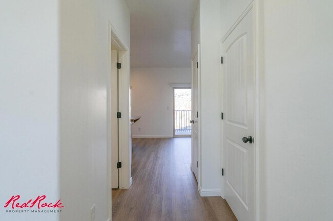 Building Photo - 2075 S Sir Monte Dr