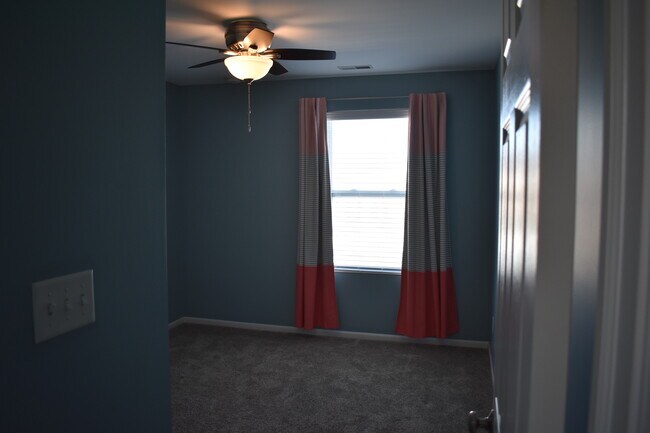 Building Photo - 5294 Platinum Dr