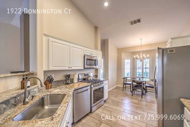 Building Photo - 1922 Donnington Ct