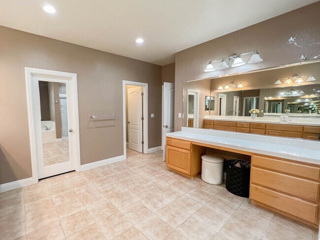 Building Photo - Spacious San Ramon Windemere Home.