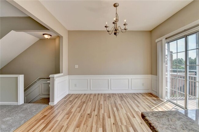 Building Photo - 4020 Edgecomb Dr