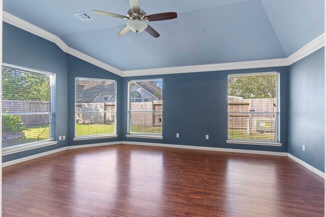 Building Photo - 10415 Courtley St