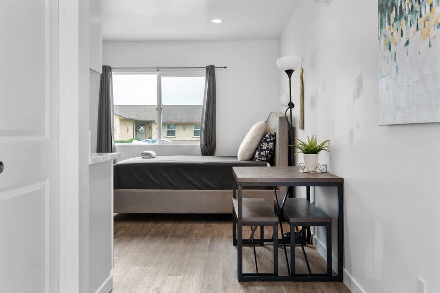 Building Photo - 4166 Cole Way