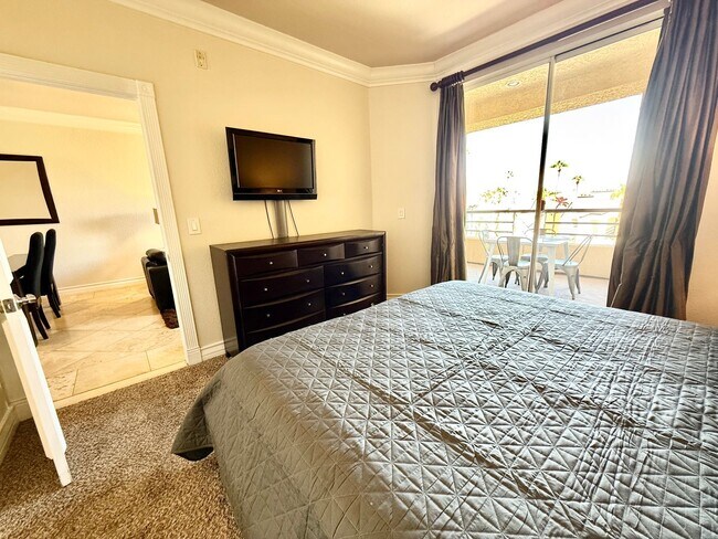 Building Photo - **MOVE-IN-SPECIAL $500 OFF 1st MO RENT** M...
