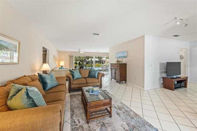 Building Photo - 614 Gladstone Ln