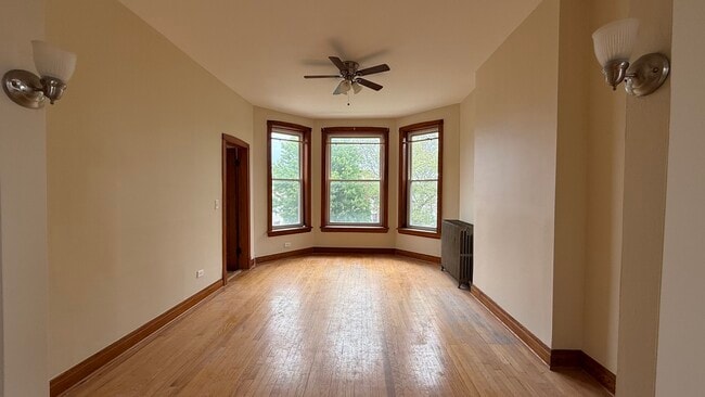 Building Photo - 2022 N Lawler Ave