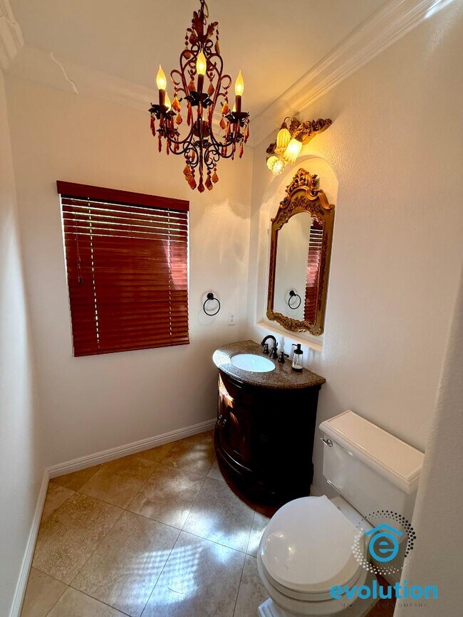 Building Photo - 2914 Carrillo Way