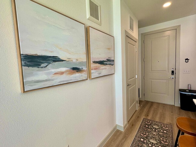 Building Photo - 1301 Leah Ave