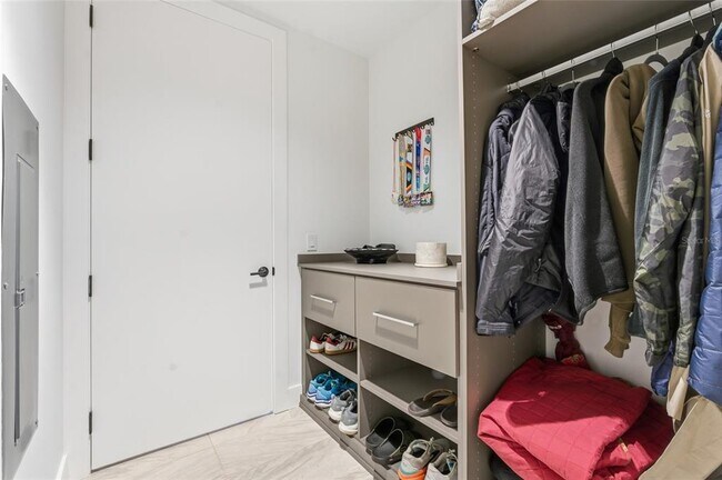 Building Photo - 777 3rd Ave N