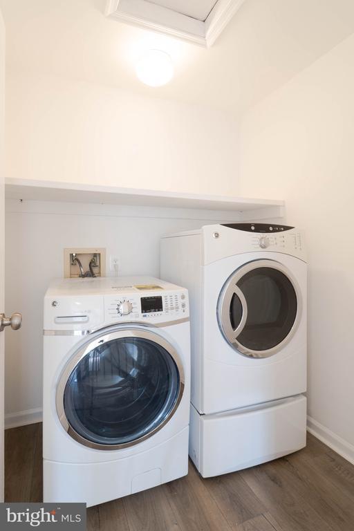 Building Photo - 3244 Titanic Dr