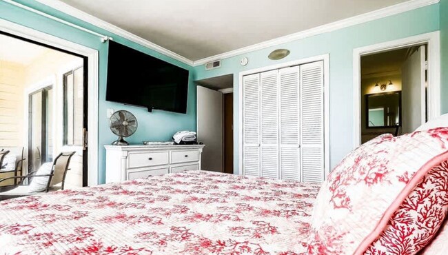 Building Photo - Full Furnished Beach Front Unit