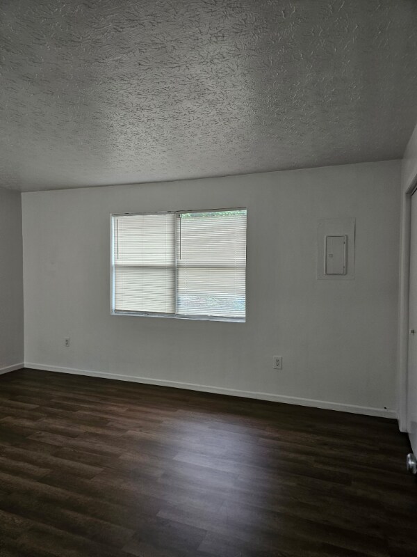Building Photo - 165 Midway Dr