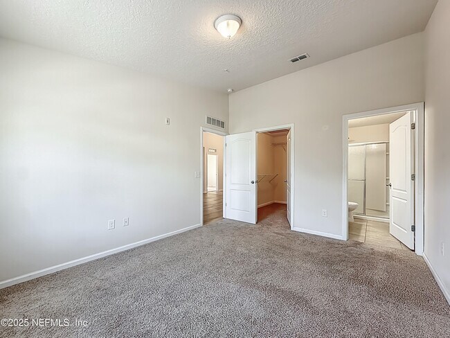 Building Photo - 218 Larkin Pl