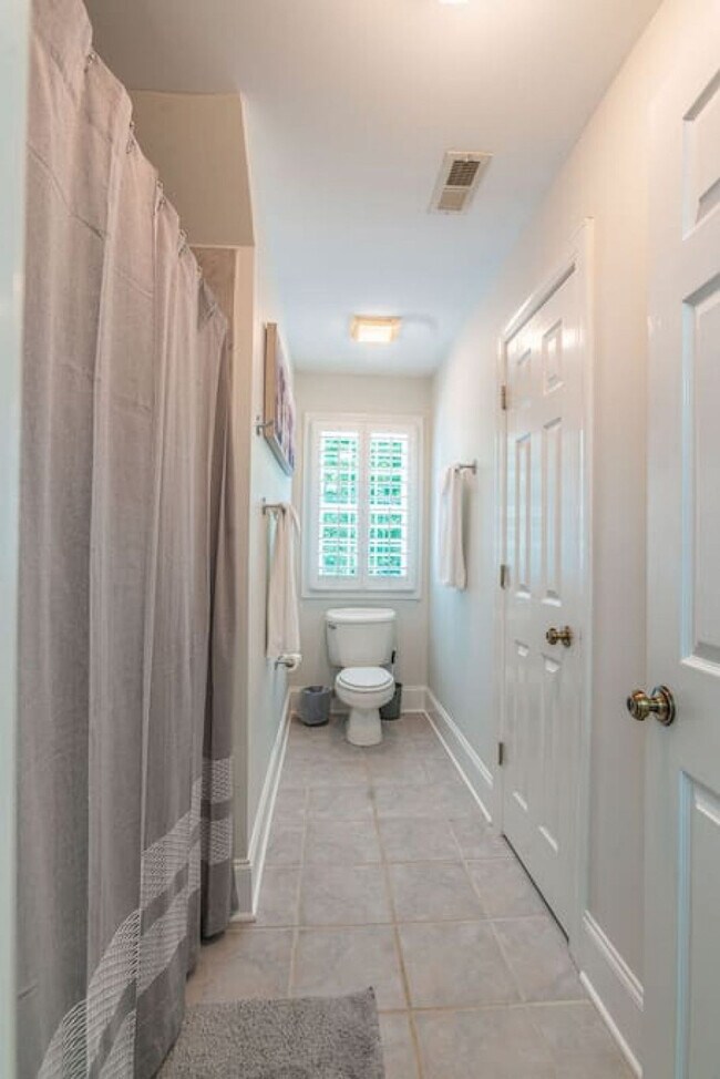 Building Photo - 3115 High Ridge Rd