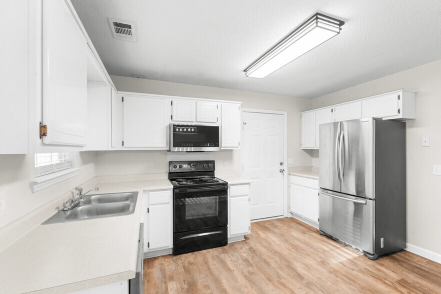 Building Photo - 306 Lawton Ct