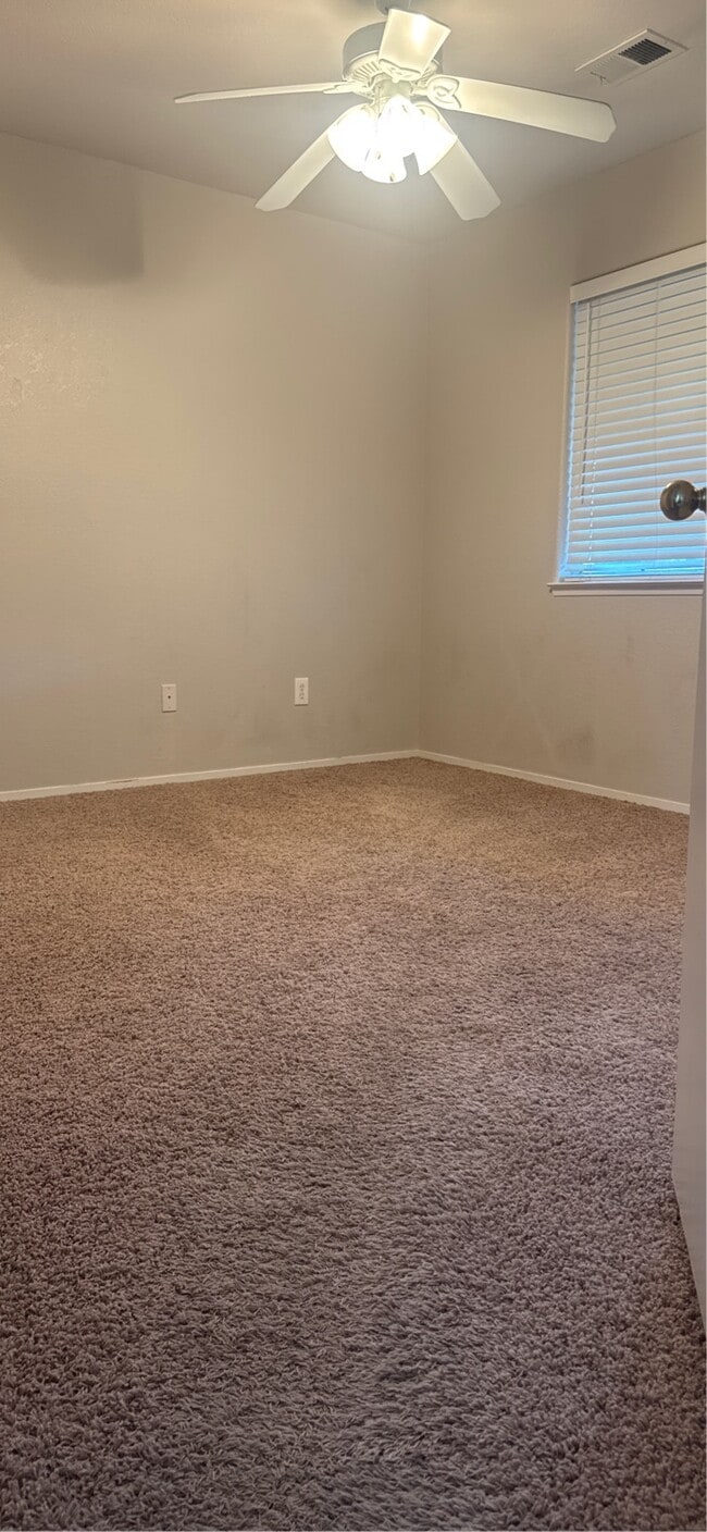 Building Photo - 10704 Sunset Canyon Dr