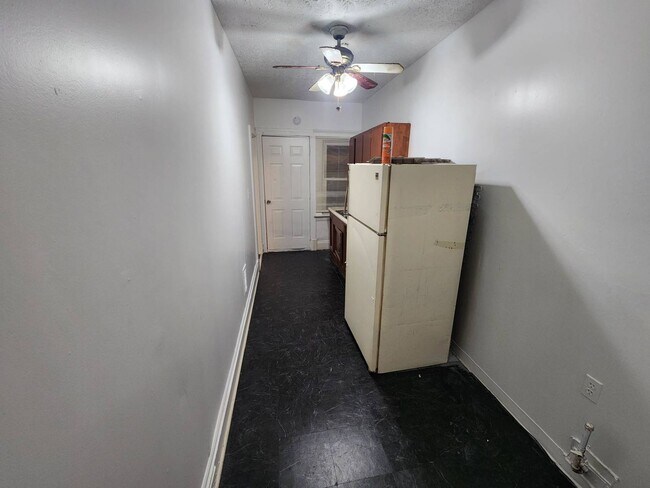 Building Photo - 536 E 117th St