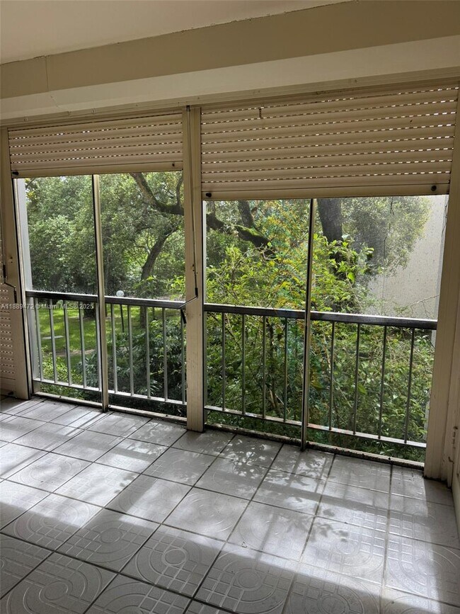 Building Photo - 604 NW 13th St