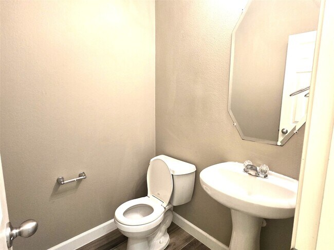 Building Photo - 6435 Richland Hills Dr