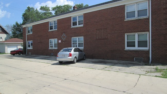 Back/Parking - 3920 N 6th St