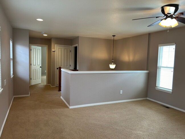 Building Photo - Spacious 3 Bed, 2.5 Bath Home with Attached Garage and Pool Access - Available Now